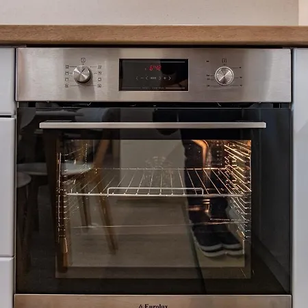 Apartment Second Next To Sea Garden