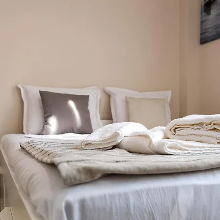 Second Next To Sea Garden * Warna