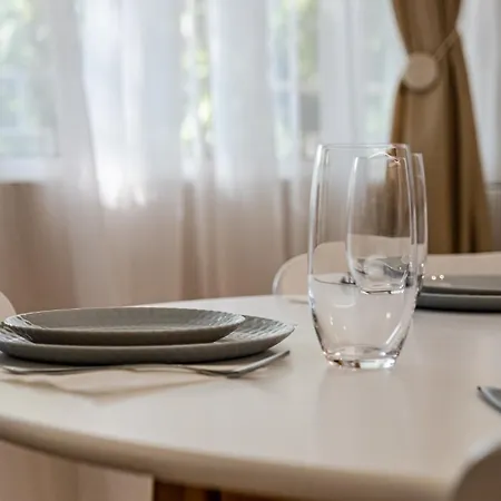 Second Next To Sea Garden Apartment *