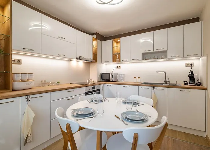 Second Next To Sea Garden Apartment