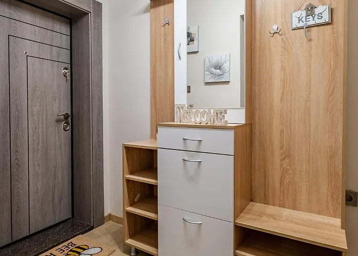 Second Next To Sea Garden Apartment *