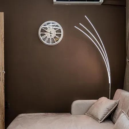 Apartment Second Next To Sea Garden