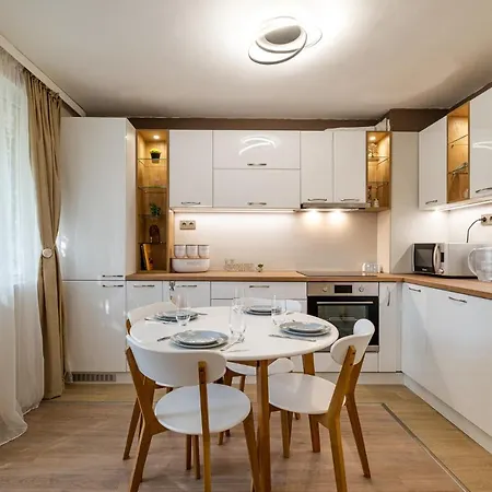 Second Next To Sea Garden Apartment