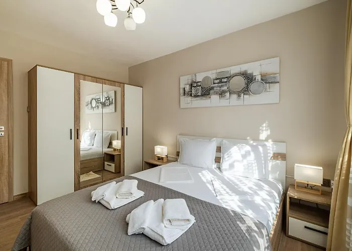 Second Next To Sea Garden Apartamento Varna